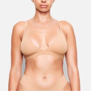 SKIMS TRIANGLE BRALETTE